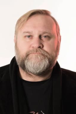 Carlos Kaspar headshot