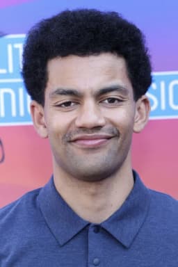 Miles Fowler headshot