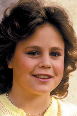 Dana Hill headshot