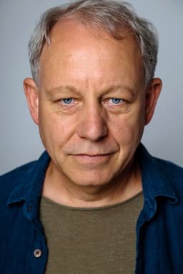 Brad Greenquist headshot