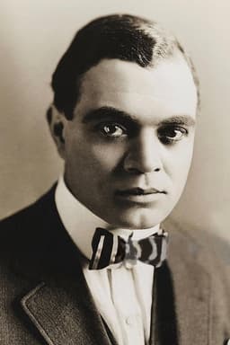 Noble Johnson headshot