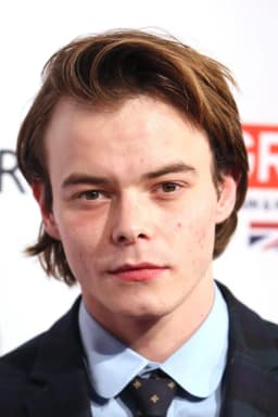 Charlie Heaton headshot