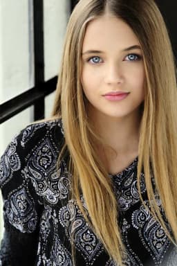 Reylynn Caster headshot