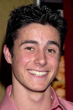 Eli Marienthal headshot