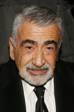 Yorgo Voyagis headshot