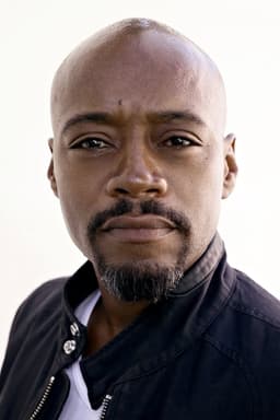 Fraser James headshot