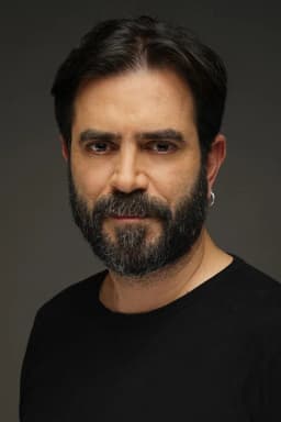 Teoman Kumbaracıbaşı headshot