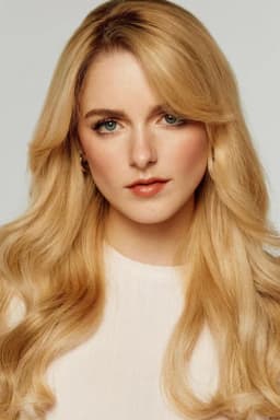 Mckenna Grace headshot