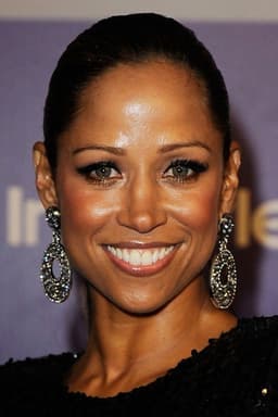 Stacey Dash headshot
