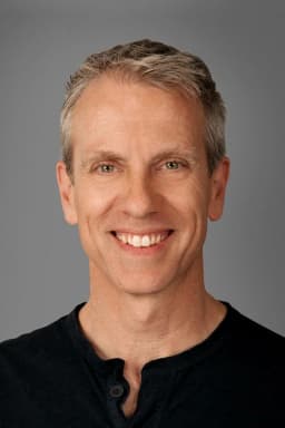 Chris Sanders headshot