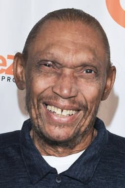 Hawthorne James headshot