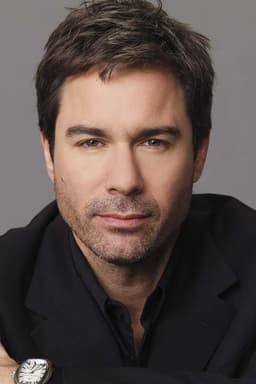 Eric McCormack headshot