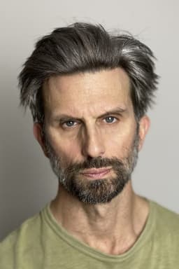 Frederick Weller headshot