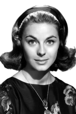 Michèle Girardon headshot