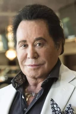 Wayne Newton headshot