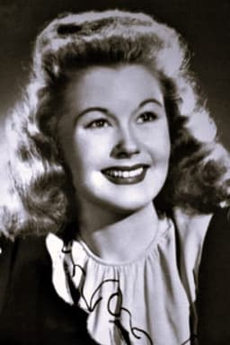 Mary Dean Lauria headshot
