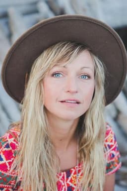 Ashleigh Ball headshot