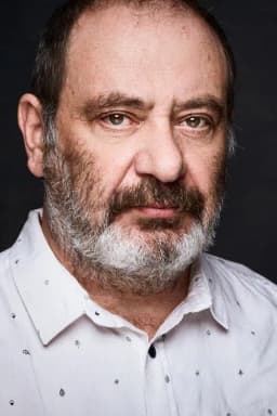 Manel Dueso headshot