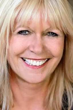 Julie Peasgood headshot