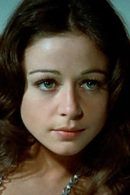 Emma Cohen headshot