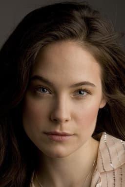Caroline Dhavernas headshot