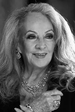 Isela Vega headshot
