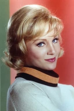 Susan Oliver headshot