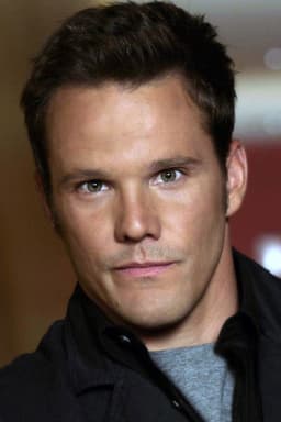 Dylan Bruno headshot