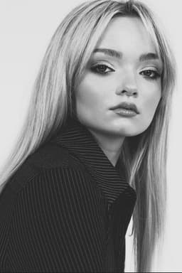 Natalie Grace headshot