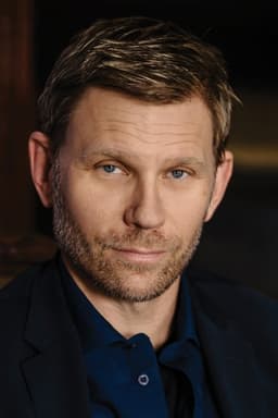 Mark Pellegrino headshot