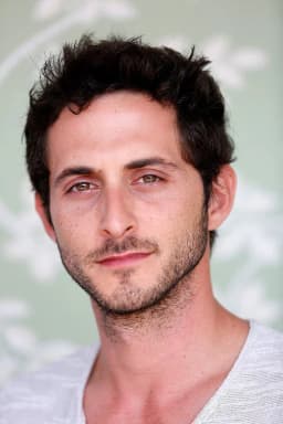 Tomer Capone headshot
