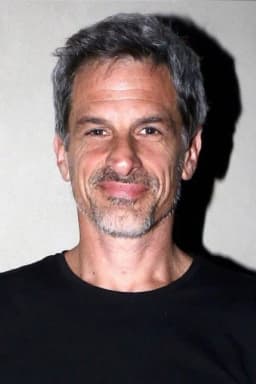 Rafael Ferro headshot