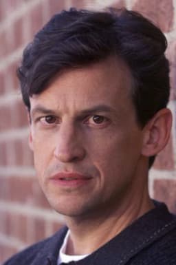 Peter Frechette headshot