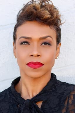 Gillian White headshot