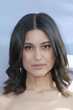 Julia Jones headshot