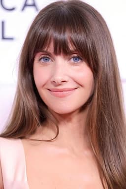 Alison Brie headshot