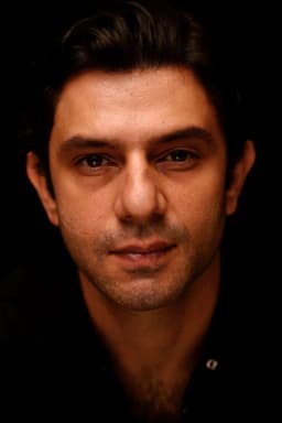 Arjun Mathur headshot