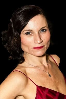 Kate Fleetwood headshot