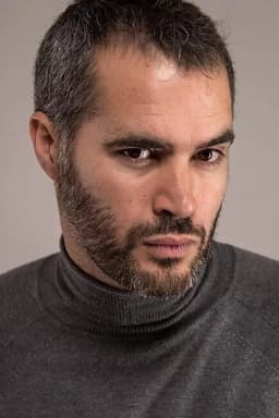 Richard Sahagún headshot