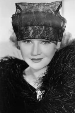 Queenie Smith headshot