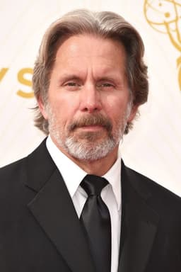Gary Cole headshot