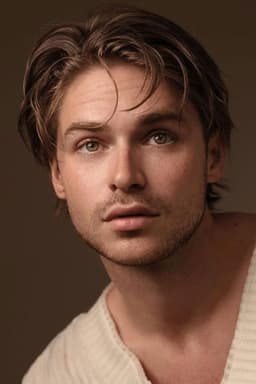 Keenan Tracey headshot