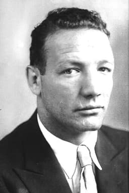 Maxie Rosenbloom headshot