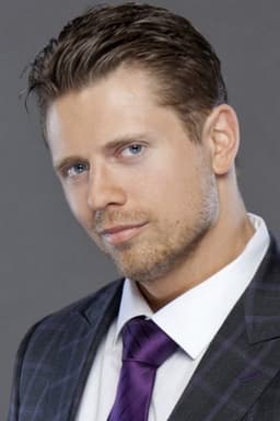 Mike Mizanin headshot