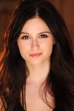 Melanie Papalia headshot