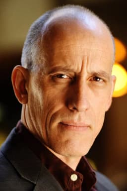 Alex Fernandez headshot