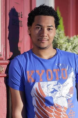 Devon Anderson headshot