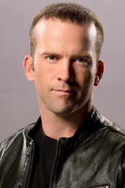 Lucas Black headshot