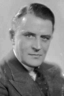 Malcolm Keen headshot