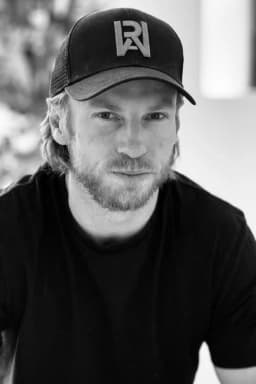Lance Giles headshot
